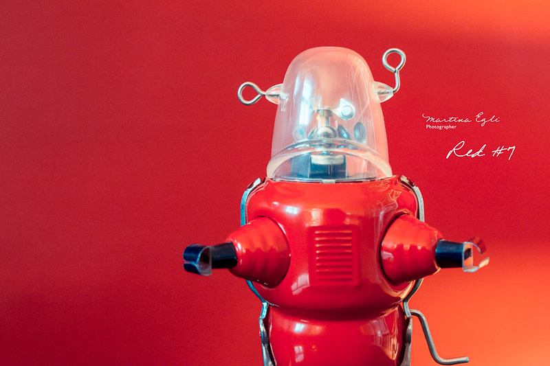 A red tin robot.